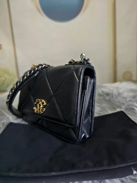 香奈儿 19 Bag WOC · 黑色羊皮菱格纹 细节图3